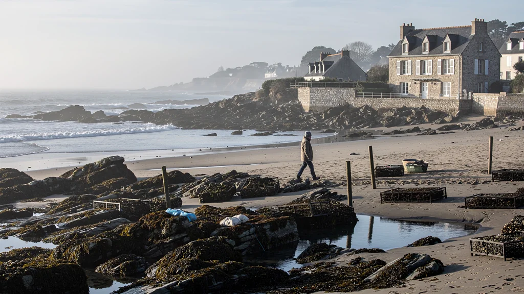 Marcher la pointe de Kerpenhir à marée basse, un matin d'hiver